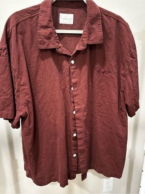 PacSun Short Sleeve Button-Up Shirt in Rust